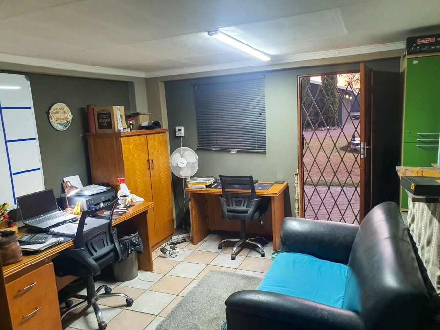 4 Bedroom Property for Sale in Haaskraal A H North West